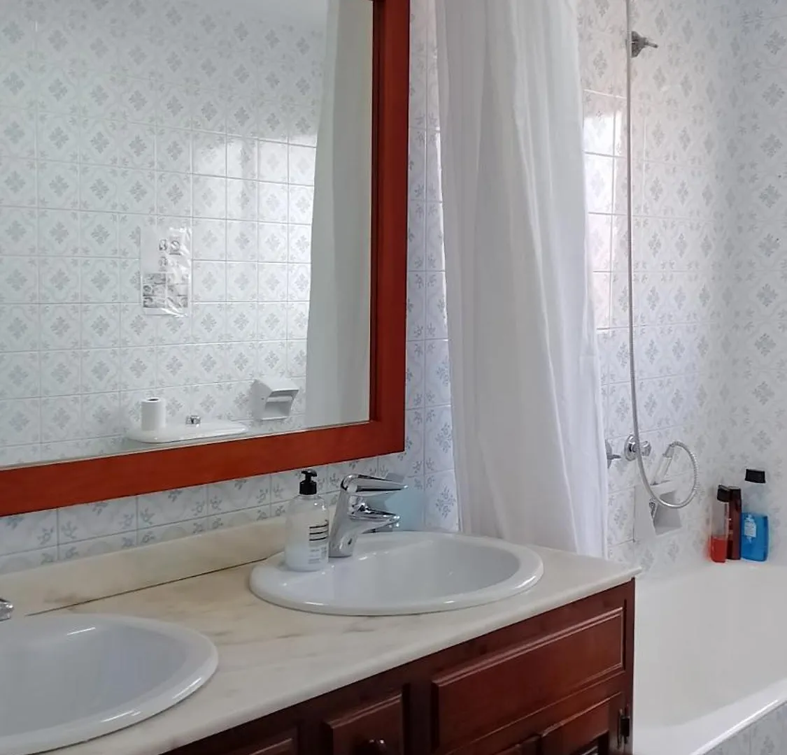 Habitacion Privada Centro Malaga Cerca De La Estacion De Tren Maria Zambrano Y Del Centro Historico Y De La Playa Homestay