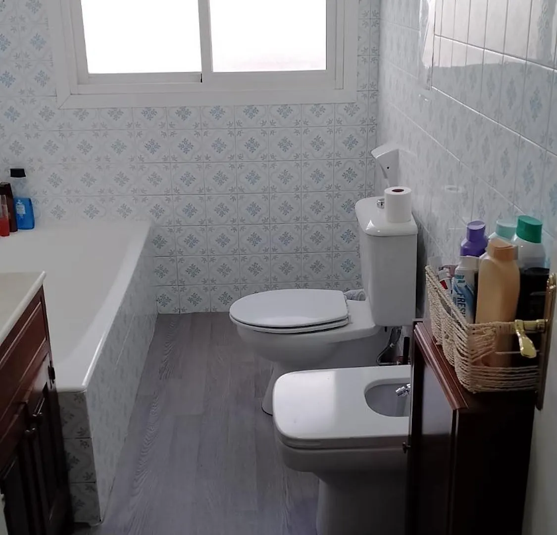 Habitacion Privada Centro Malaga Cerca De La Estacion De Tren Maria Zambrano Y Del Centro Historico Y De La Playa Homestay
