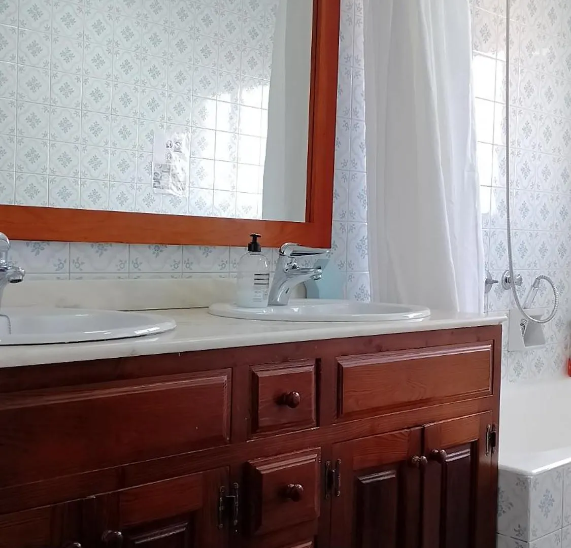 Habitacion Privada Centro Malaga Cerca De La Estacion De Tren Maria Zambrano Y Del Centro Historico Y De La Playa Homestay
