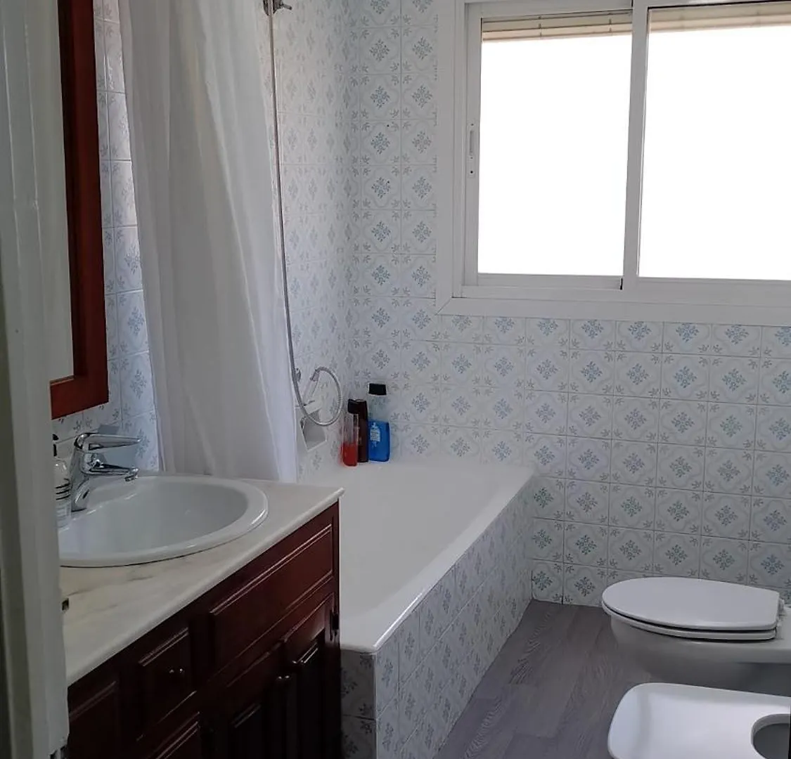 Habitacion Privada Centro Malaga Cerca De La Estacion De Tren Maria Zambrano Y Del Centro Historico Y De La Playa 0*,