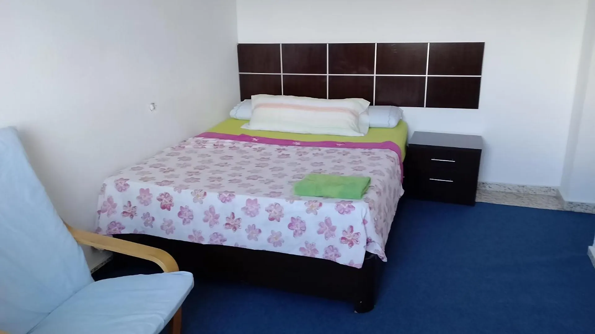 Habitacion Privada Centro Malaga Cerca De La Estacion De Tren Maria Zambrano Y Del Centro Historico Y De La Playa Homestay